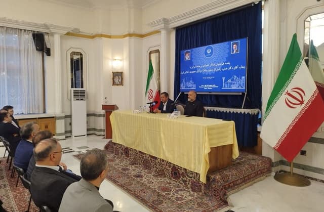 رئیس کل بانک مرکزی: سیاست ایران تقویت مناسبات با روسیه است