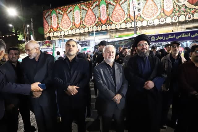 قائم مقام وزیر: آثار جنگ در حسینیه اعظم زنجان حفظ شود