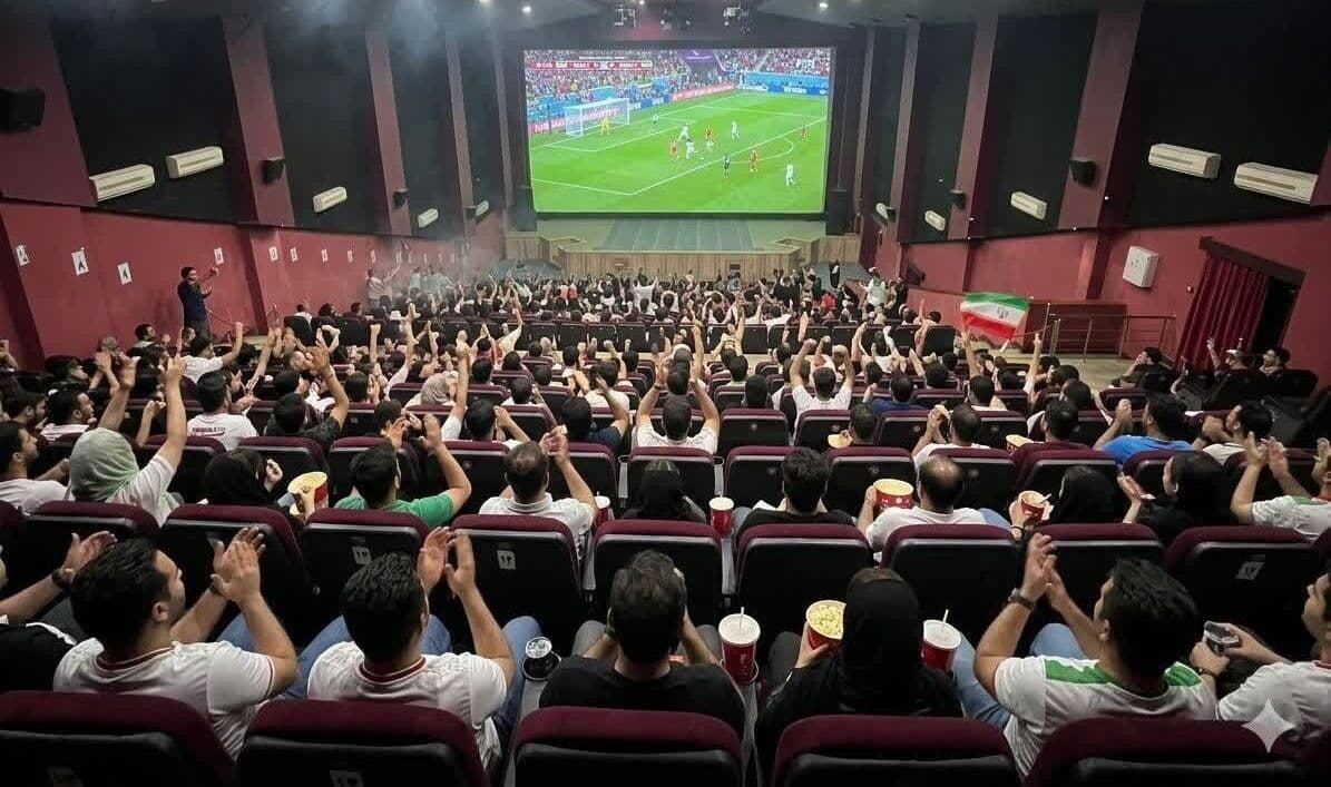 نمایش فوتبال روی پرده سینمای مگامال/ برنامه‌های مناسبتی  را با اکران عمومی اشتباه نگیریم