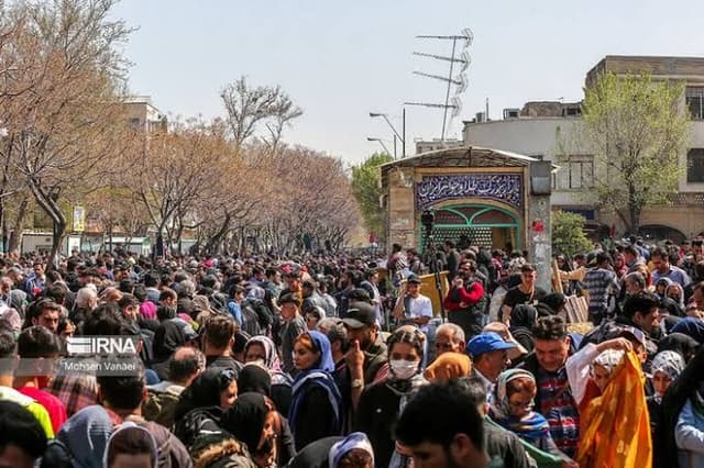 حواسمان به تنه زدن‌ها در شلوغی جمعیت باشد، جیب‌بران در کمین‌اند/ اصناف مراقب باشند