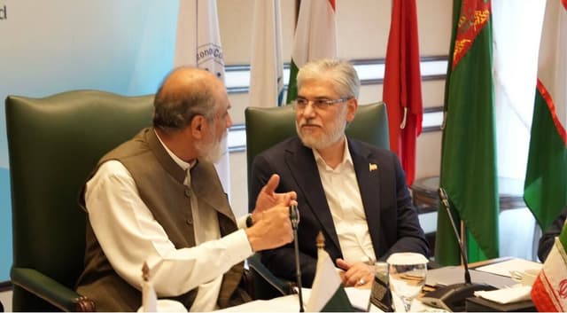 تاکید تهران و اسلام‌آباد بر توسعه تبادل دانشجو، پژوهشگر و بورس‌های تحصیلی
