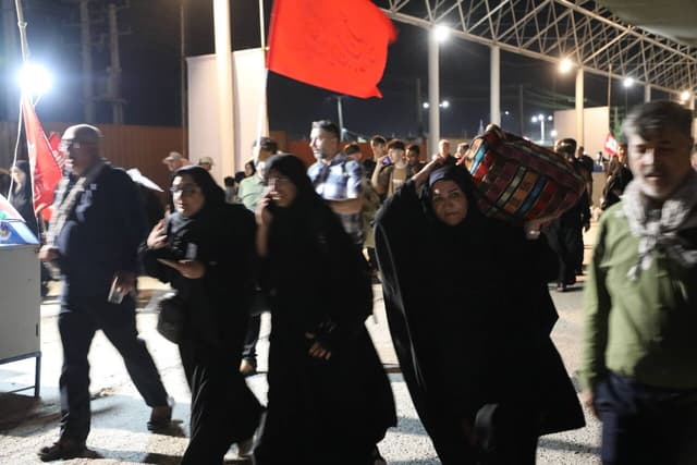 فیلم| مهران همچنان در تب‌وتاب اربعین