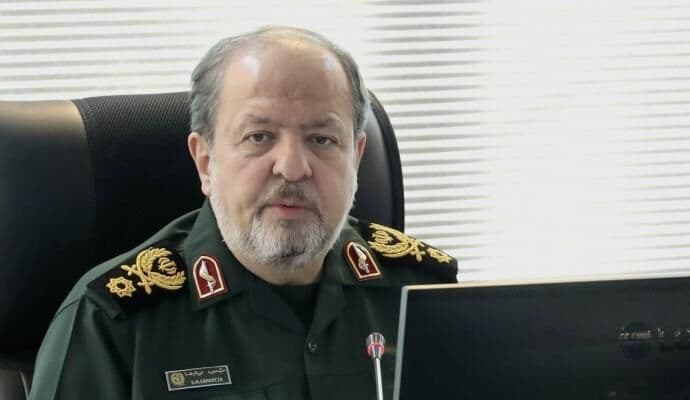 سرپرست وزارت دفاع: هر مساله میدان نبرد باید به یک راهکار فناورانه تبدیل شود