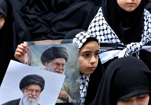 عزاداری هیاتهای دانشجویی در جوار محل شهادت رهبر شهید انقلاب اسلامی