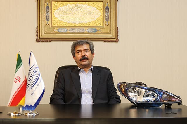 صنعت خودرو روی لبه تیغ ایستاده است!