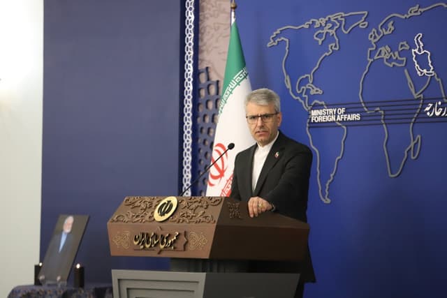 بقایی: کشتی‌ها برای عبور از تنگه هرمز باید با ایران هماهنگ شوند