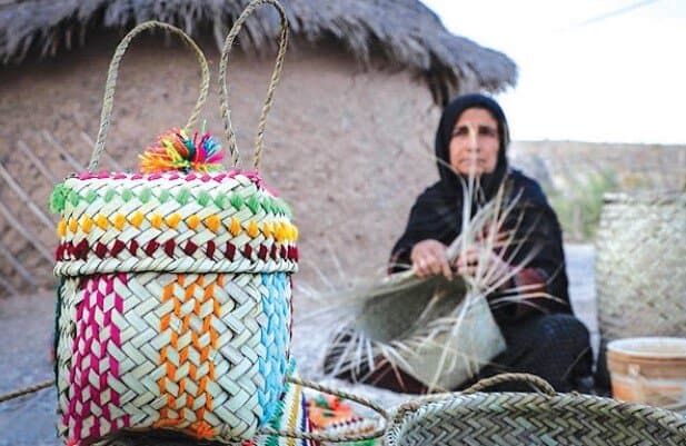 هنر ۹ هزار ساله در قلعه‌گنج کرمان/ حصیربافی با داز با وجود کیفیت بالا نیازمند برندسازی است