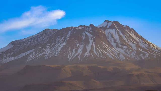 آتشفشان خاموش ایران پس از ۷۰۰ هزار سال فوران می‌کند؟