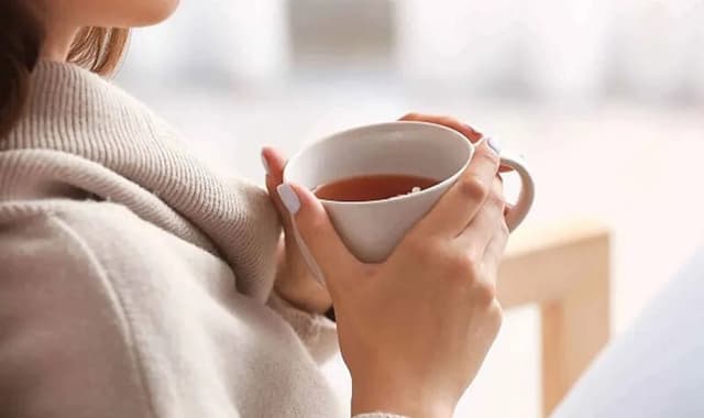 کدام چای سالم‌تر است؛ داغ یا سرد؟