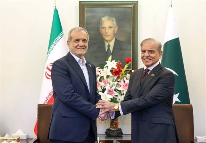 پزشکیان در گفت‌وگو با شهباز شریف: تلاش‌های پاکستان در حافظه تاریخی مردم ایران ماندگار است