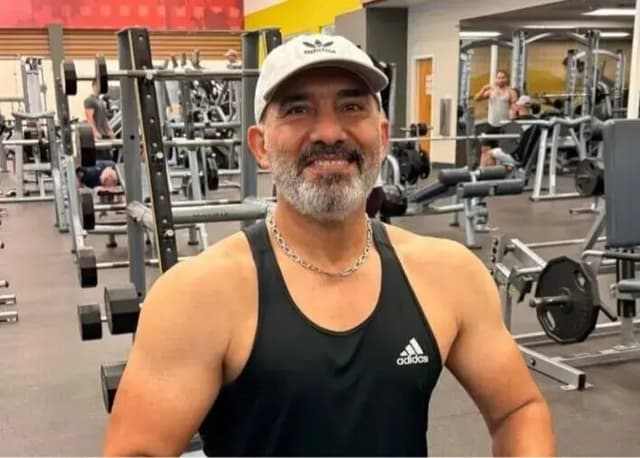 آمادگی بدنی عابدزاده در ۶۰ سالگی باورنکردنی است +عکس