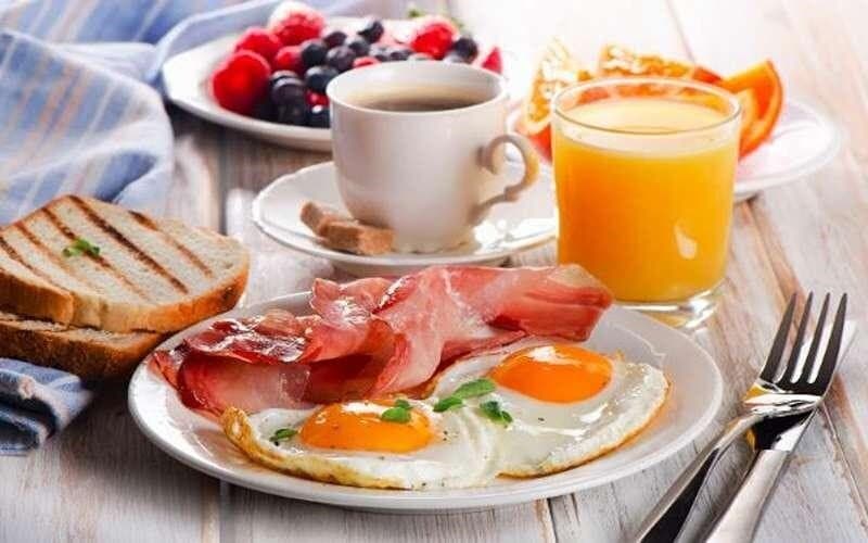 بهترین و بدترین صبحانه‌ها برای کنترل کلسترول خون