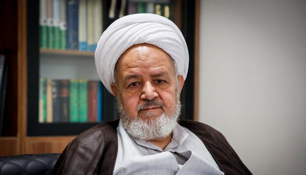 رئیس دفتر عقیدتی سیاسی فرمانده کل قوا: تجربه کشورهایی مانند اوکراین نشان می‌دهد عقب‌نشینی برابر فشارهای خارجی نتیجه‌ای جز فروپاشی ندارد