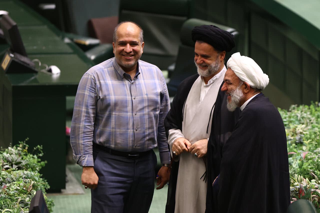 چرا پایداریچی ها از خبر سلامتی رهبرانقلاب خشنود نشدند؟/ از حداد عادل یاد بگیرید