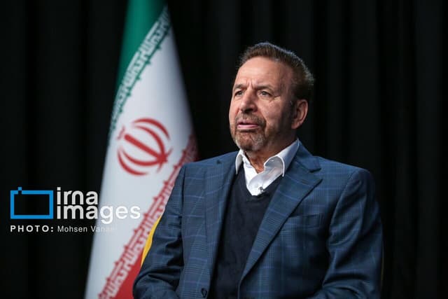 توئیت واعظی با هشتگ قالیباف/ پذیرش مسئولیت مذاکرات در این برهه حساس، گونه‌ای قبول مخاطره است