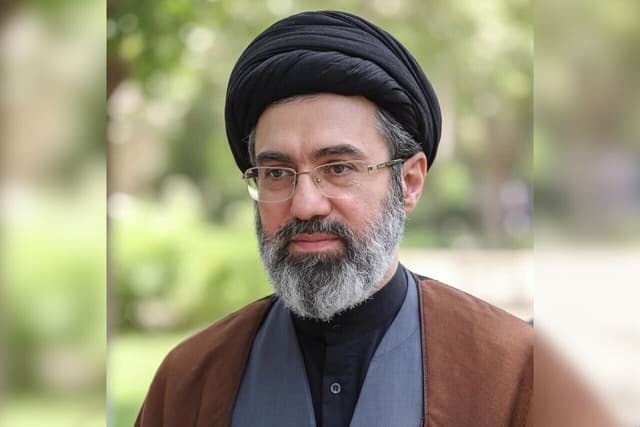 ۱۰ نکته راهبردی رهبر انقلاب درباره خلیج فارس و تنگه هرمز/ از مواهب اقتصادی ناشی از مدیریت جدید تا  برچیدن بساط سوءاستفاده‌های دشمن