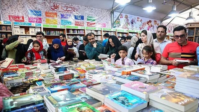 شما نظر دهید/ مجازی یا حضوری؛ سهم شما از ویترین دیجیتال کتاب چیست؟