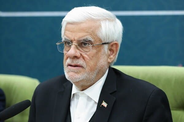عارف قفل اینترنت را بازمی‌کند؟ / سالاری: عارف تصمیم‌گیران را برای رفع محدودیت متقاعد می‌کند/ پوردهقان: حکم عارف جنبه روانی دارد
