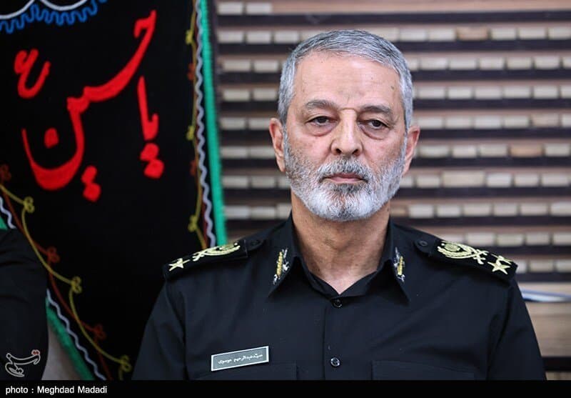دست نوشته سپهبد موسوی یک ساعت پیش از شهادتش/ دنیا چیز بدی است چون...+ عکس