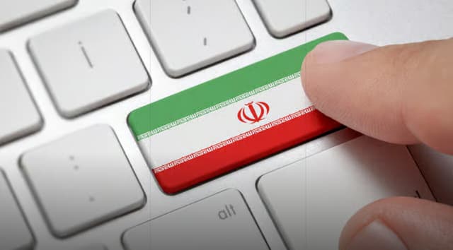 روزنامه اطلاعات: با این وضع اینترنت به مردم حق بدهیم که خبرها را را از رسانه های خارجی بگیرند