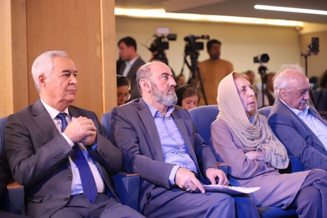حدادعادل:  ایستادگی امروز ملت ایران، امتداد روحیه حماسی شاهنامه است / صدای فردوسی امروز در میدان‌های رزم طنین‌انداز است