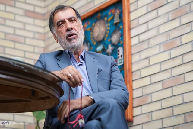باهنر: برای بعضی نمایندگان بعد از مجلس زکات جمع می‌کردم/ بعضی از نمایندگان هم بار و بنه خود را می‌بندند!