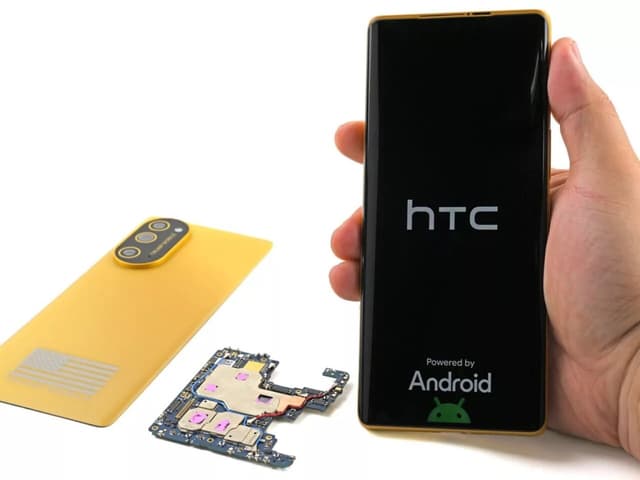 یک کالبدشکافی جنجالی / گوشی ترامپ همان HTC U24 پرو است