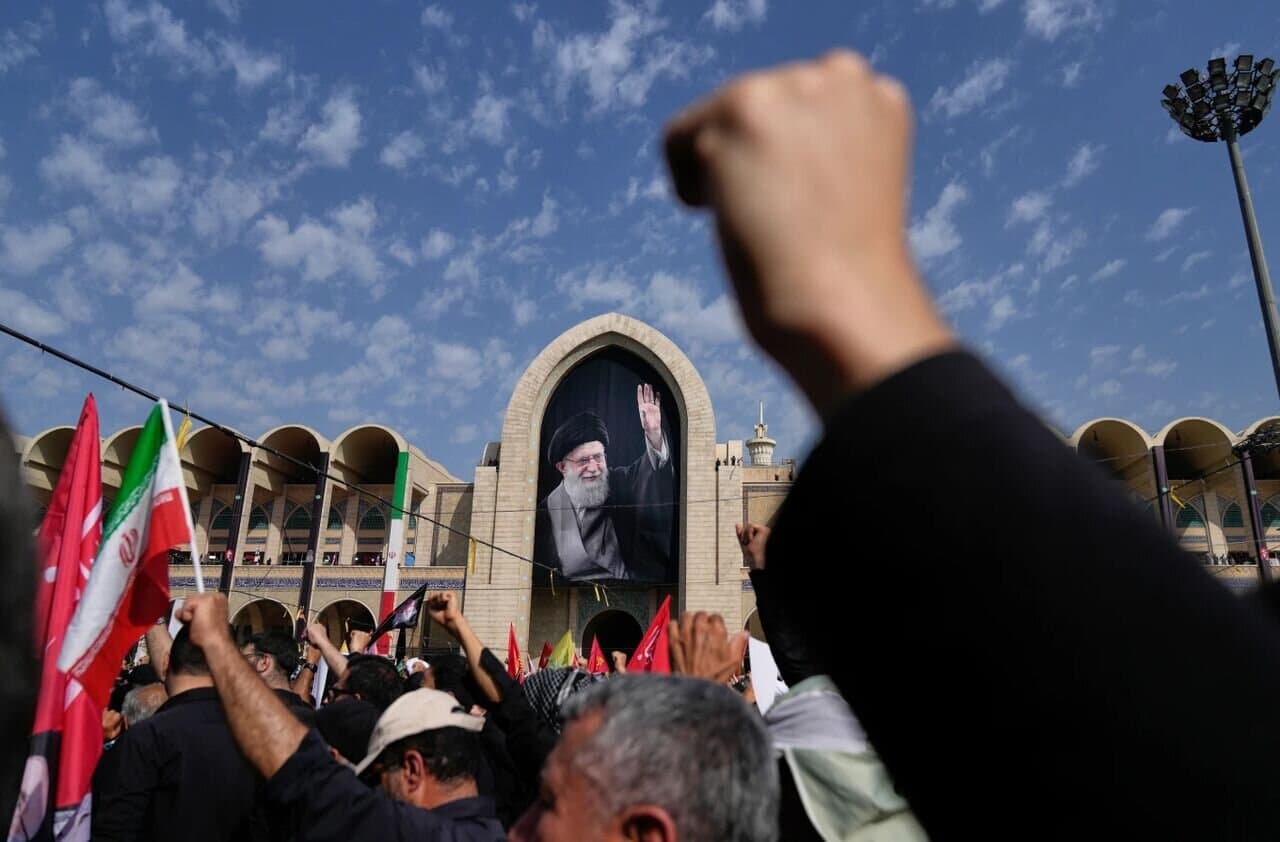 بعد از مراسم بدرقه و تشییع رهبر شهید؛ این توصیه‌ها را جدی بگیرید/ از جبران کم‌آبی تا علائم هشدار/ پس از بازگشت به خانه چه کنیم؟