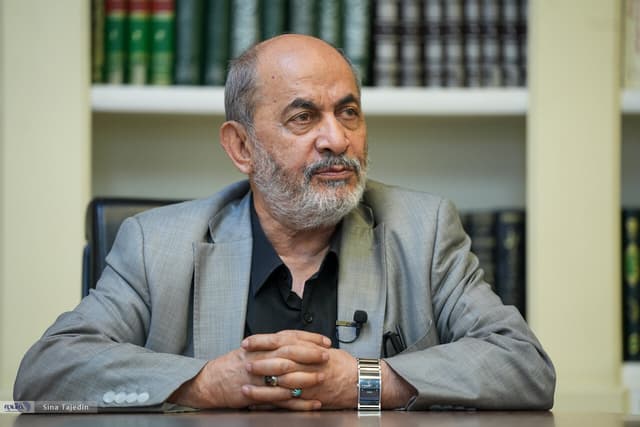 ببینید | رفیقدوست: هواپیمای جنگی هم ساخته‌ایم که در حال تکثیر هستند