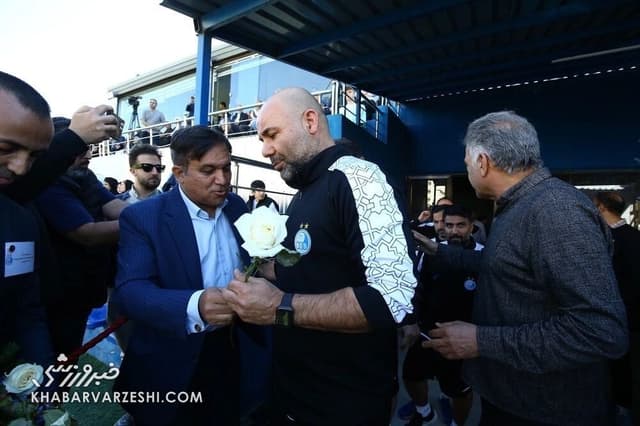 تاجرنیا شایعات را تکذیب کرد؛ بختیاری زاده همچنان سرمربی استقلال می‌ماند