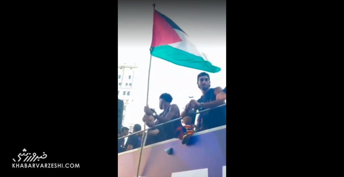 ویدیو| پرچم فلسطین بر فراز اتوبوس بارسلونا و در دست یامال!