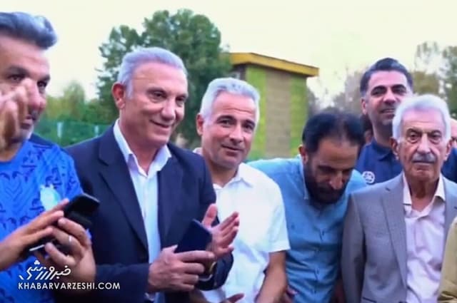 ویدیو| حضور رقبای سابق پرسپولیسی در جشن تولد و بازی دوستانه استقلال - هنرمندان