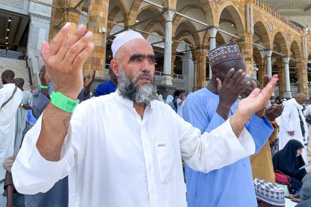 تنها ۵ دقیقه دعا به کاهش درد و اضطراب کمک می‌کند