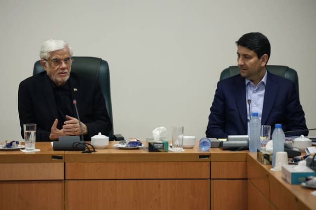 عارف: موانع مقرراتی اقتصاد دیجیتال باید برطرف شود