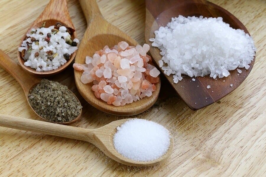 نمک‌های رنگی و دریایی؛ تهدیدی پنهان برای سلامت مادران باردار و کودکان