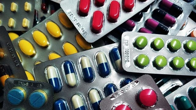 پیچیدگی مقابله با بازار غیررسمی دارو/ ضرورت اقدام هدفمند برای شناسایی گلوگاه‌های نشت