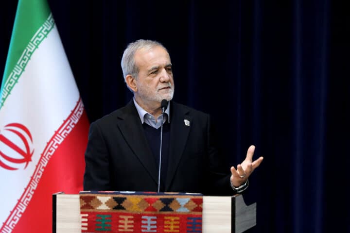 پزشکیان: محدودیت منابع خللی در خدمت‌رسانی دولت ایجاد نمی‌کند
