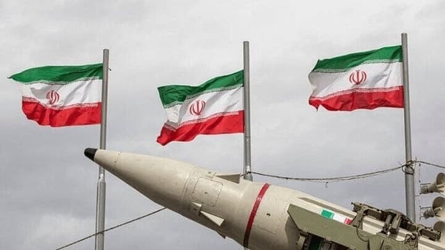 سردار موسوی: موشک‌ها و پهپادها بر دشمن قفل شده و منتظر فرمان شلیک هستیم