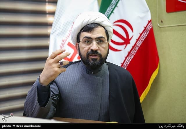 دعای عرفه؛ منشور خودشناسی در مکتب امام حسین(ع)