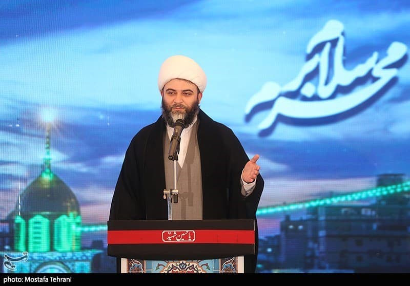 نقش مداحان در تبیین پیام عاشورا