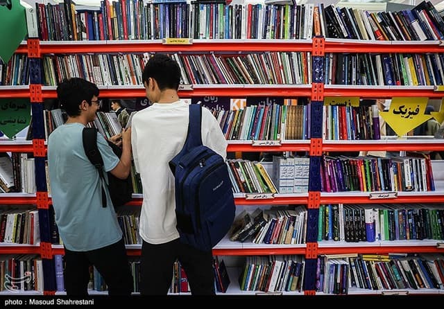«پرچم پرنده» به کتابفروشی‌ها رسید