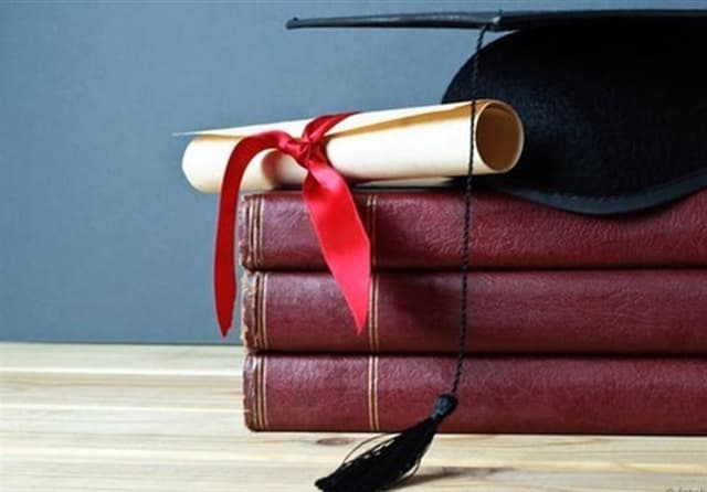 دفاع 376 پایان نامه تحصیلات تکمیلی در واحد علوم و تحقیقات در دوران جنگ