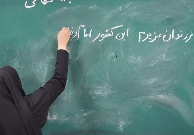 آموزش در هیچ شرایطی حتی جنگ نباید تعطیل شود