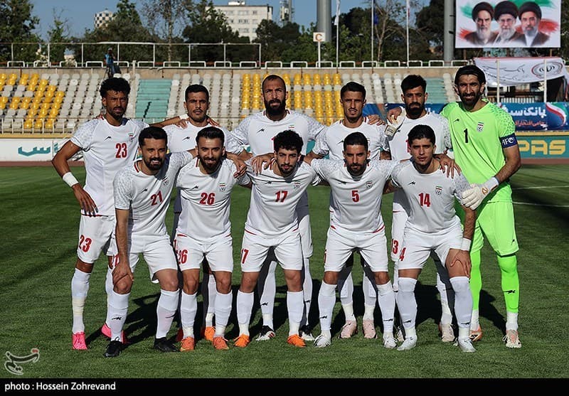رونمایی از لباس تیم ملی در یکی از میادین شهر تهران