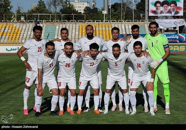 رونمایی از لباس تیم ملی در یکی از میادین شهر تهران