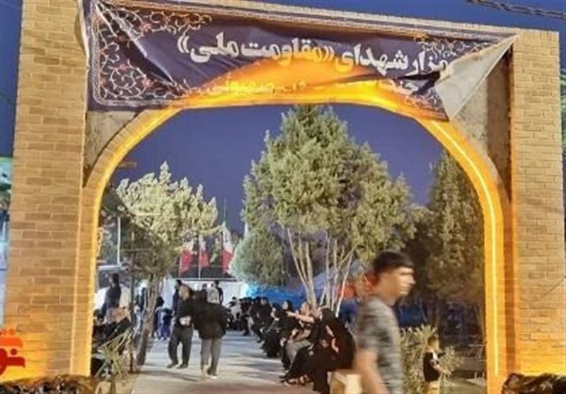 یک عصر اردیبهشتی با خانواده شهدا در قطعه 42