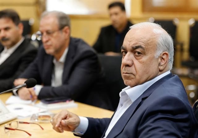 اذعان وزارت راه به ضعف خدمات‌رسانی در برخی آزادراه‌ها