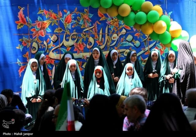 طنین نام امیرالمؤمنین(ع) در مهمانی 10 کیلومتری با شعرخوانی نوجوانان