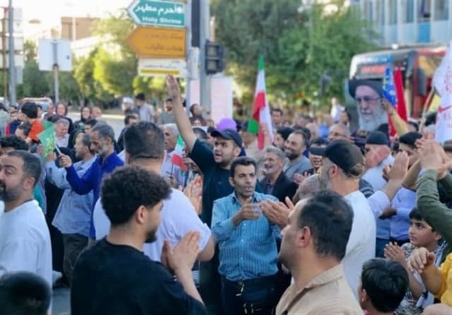 ببینید|روایت یک شهروند از مطالبه انتقام تا تجدید پیمان با محور مقاومت