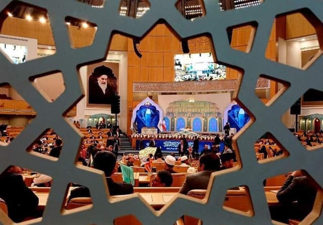 ببینید|استقبال رکوردشکن بیش از 67 هزار نفر از بزرگترین رقابت قرآنی کشو